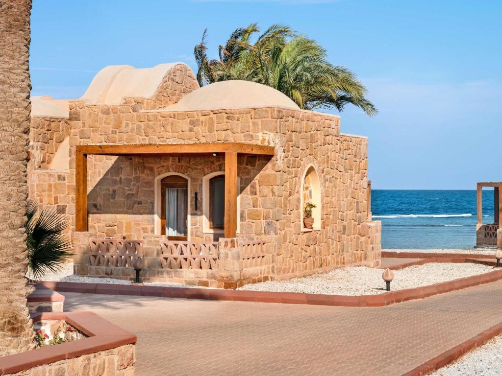 Marsa Alam Airport to Mövenpick Resort Private Transfer